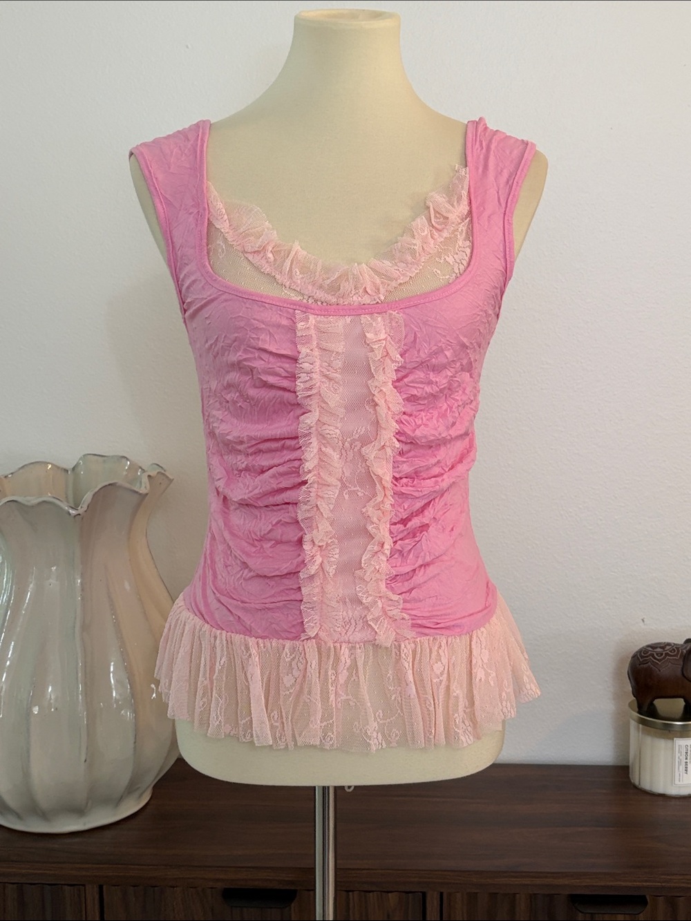 NWOT * TRUE LIGHT Pink Ruffle Lace Camisole Top